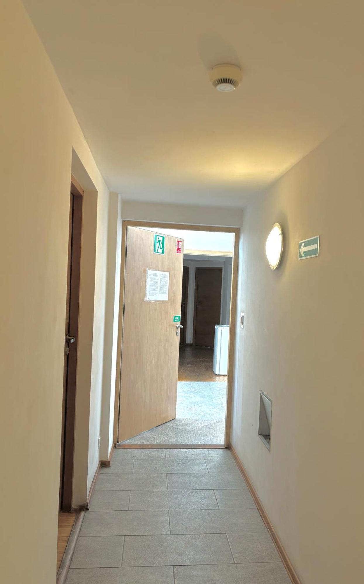 ניסה Hostel Nuove Frontiere מראה חיצוני תמונה